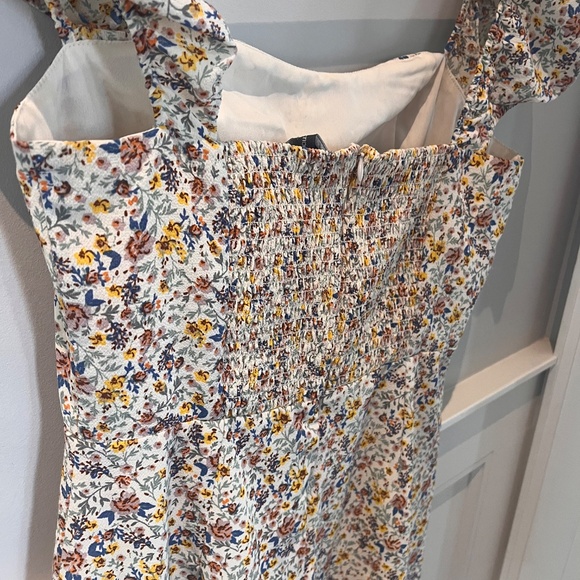 Floral Summer Dress, fully lined, elastic fitted torso. - Picture 9 of 10